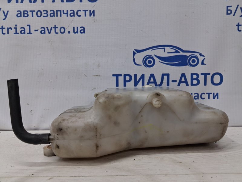 Бачок радиатора (расширительный) Mitsubishi L200 KB 2.5 дизель 4D56U