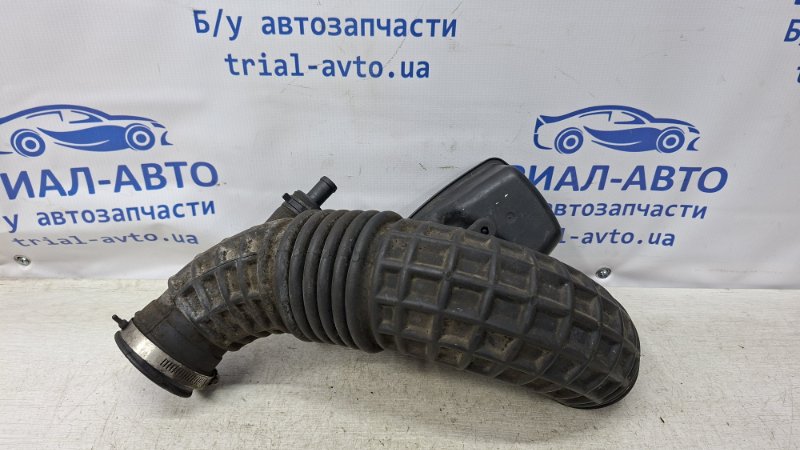 Патрубок воздушного фильтра Nissan Pathfinder R51 2.5 Diesel YD25DDTI Патрубок воздушного фильтра Nissan Pathfinder R51 2.5 Diesel YD25DDTI