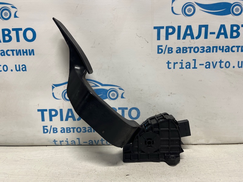 Педаль газа Jeep Cherokee KL 3.2 бензин EHK Педаль газа Jeep Cherokee KL 3.2 бензин EHK
