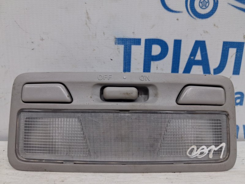 Запчасть плафон передний Mitsubishi L200 2006-2015 KB 2.5 дизель 4D56U MR330450 Б/У Плафон передний Mitsubishi L200 2006-2015 KB 2.5 дизель 4D56U MR330450 Б/У