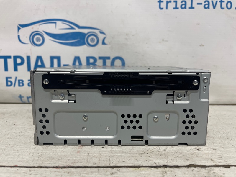 Запчасть магнитофон Ford Escape 2012-2019 3 2.0 бензин ENR90 CJ5T19C107CK Б/У Магнитофон Ford Escape 2012-2019 3 2.0 бензин ENR90 CJ5T19C107CK Б/У