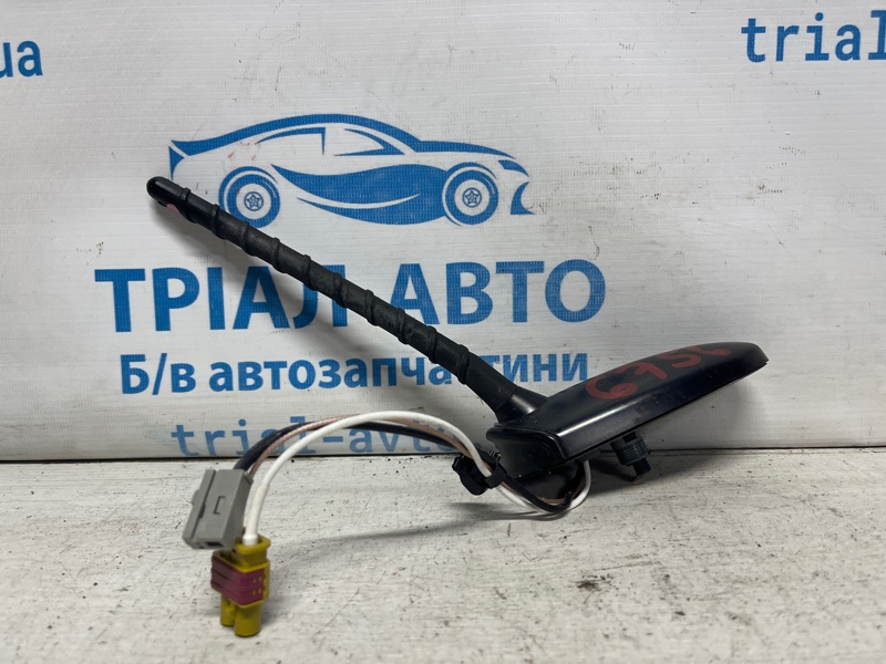 Запчасть антенна Kia Sorento 2009-2021 XM 2.4 бензин G4KJ 962101U000 Б/У Антенна Kia Sorento 2009-2021 XM 2.4 бензин G4KJ 962101U000 Б/У