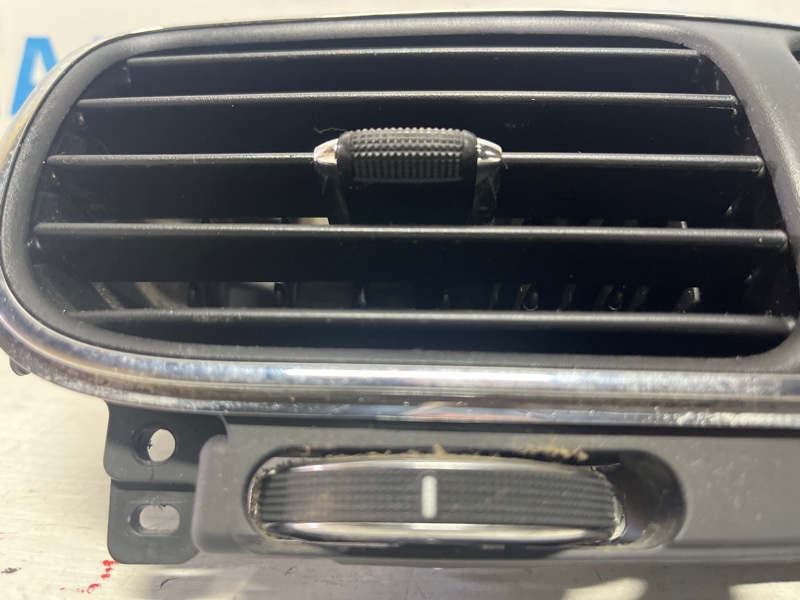 Дефлектор обдува Dodge Journey 1 2.4 бензин ED3 Дефлектор обдува Dodge Journey 1 2.4 бензин ED3
