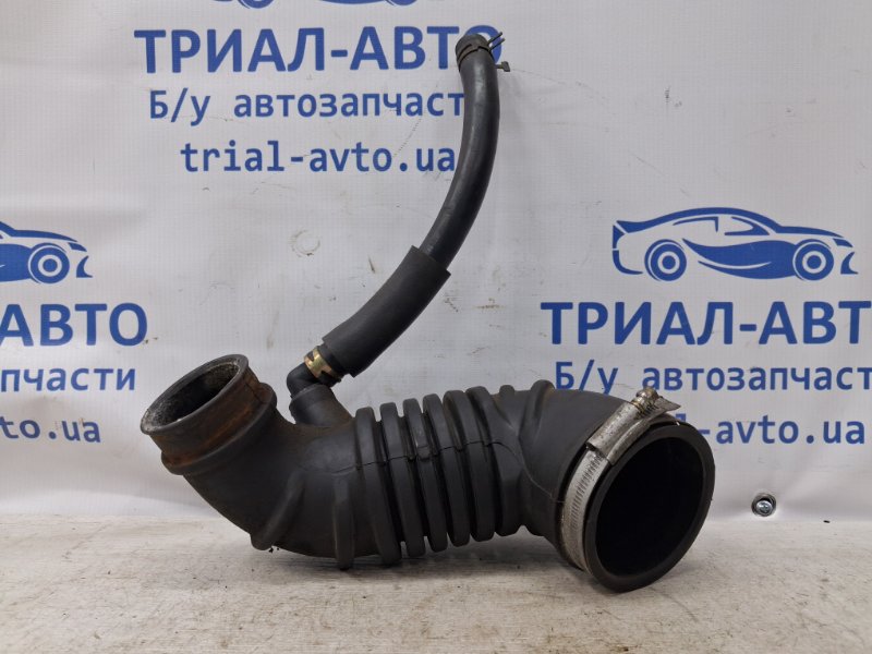 Запчасть патрубок воздушного фильтра Mitsubishi L200 2006-2015 KB 2.5 дизель 4D56U MN171012 Б/У Патрубок воздушного фильтра Mitsubishi L200 2006-2015 KB 2.5 дизель 4D56U MN171012 Б/У