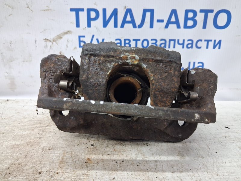 Суппорт задний правый Pathfinder 2004-2014 R51 2.5 Diesel YD25DDTI