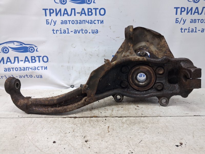 Кулак поворотный левый со ступицей Nissan Pathfinder 2004-2014 R51 2.5 Diesel YD25DDTI 40015EB000 Б/У