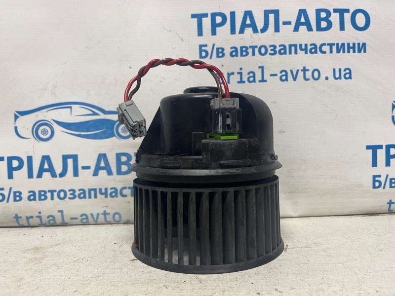 Вентилятор печки Ford Escape 2012-2019 3 2.0 бензин ENR90 H1FZ19805A Б/У