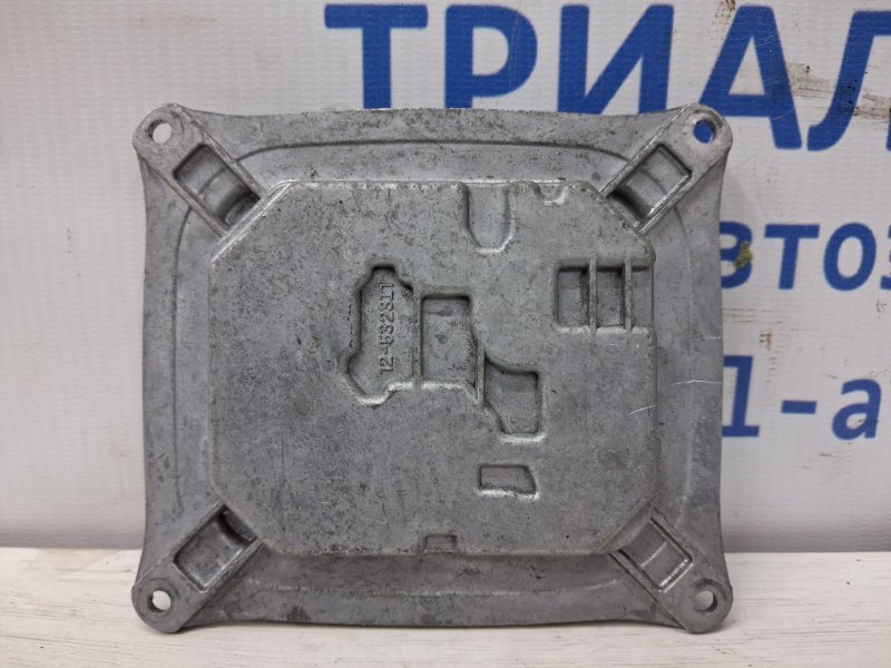Запчасть блок розжига ксеноновой фары Jeep Cherokee 2013-2019 KL 2.4 бензин ED6 68233004AA Б/У Блок розжига ксеноновой фары Jeep Cherokee 2013-2019 KL 2.4 бензин ED6 68233004AA Б/У
