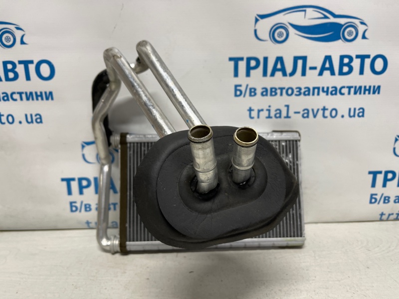 Запчасть радиатор печки Jeep Grand Cherokee 2010-2022 WK2 3.6 бензин ERB 68079484AA Б/У Радиатор печки Jeep Grand Cherokee 2010-2022 WK2 3.6 бензин ERB 68079484AA Б/У
