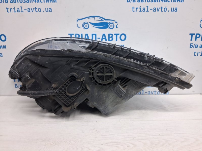 Фара правая Sorento 2009-2021 XM 2.4 бензин G4KJ Фара правая Sorento 2009-2021 XM 2.4 бензин G4KJ