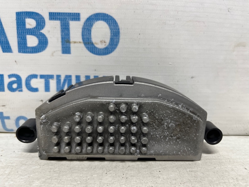 Запчасть резистор печки Jeep Cherokee 2013-2019 KL 3.2 бензин EHK F011500111 Б/У Резистор печки Jeep Cherokee 2013-2019 KL 3.2 бензин EHK F011500111 Б/У