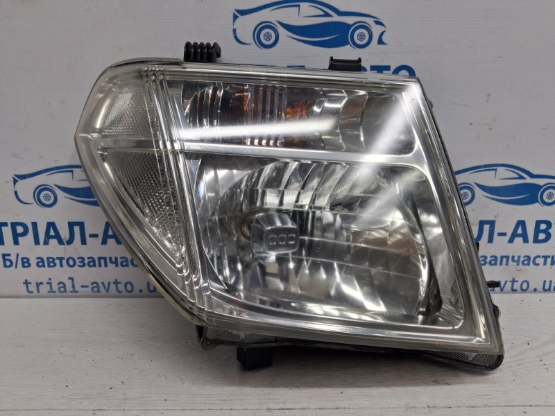 Фара правая Nissan Pathfinder 2004-2014 R51 2.5 Diesel YD25DDTI 26010EB303 Б/У