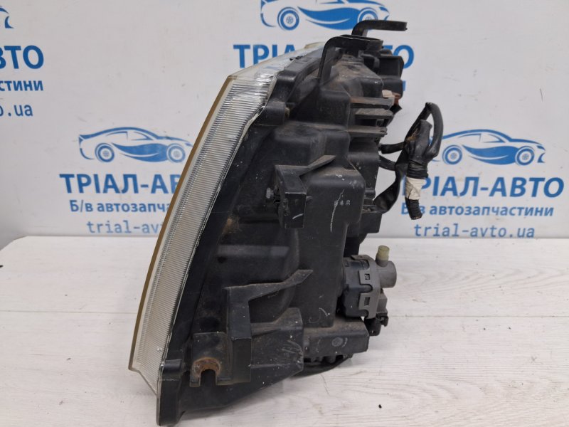 Фара правая Pathfinder 2004-2014 R51 2.5 Diesel YD25DDTI