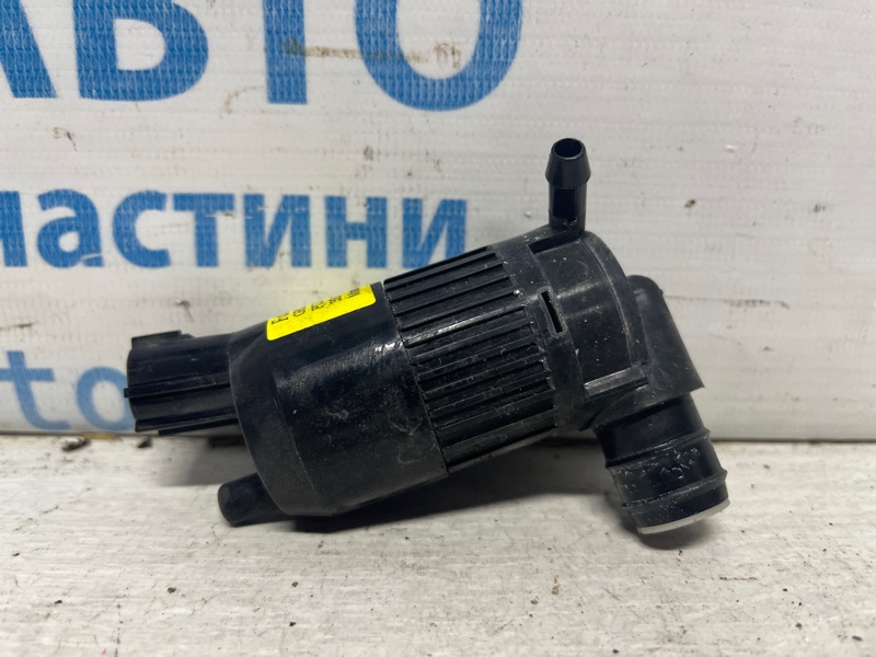 Запчасть насос омывателя стекла Ford Fusion USA 2013-2020 2 1.5 бензин ENUN0 GR2B-17664-AA Б/У Насос омывателя стекла Ford Fusion USA 2013-2020 2 1.5 бензин ENUN0 GR2B-17664-AA Б/У
