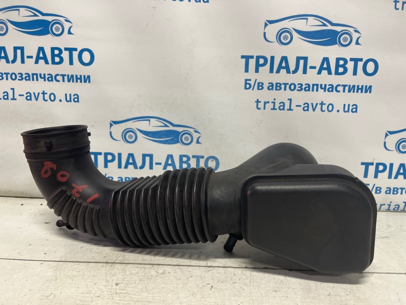 Патрубок воздушного фильтра Kia Optima 2010-2016 TF 2.4 бензин G4KJ 281303Q160 Б/У