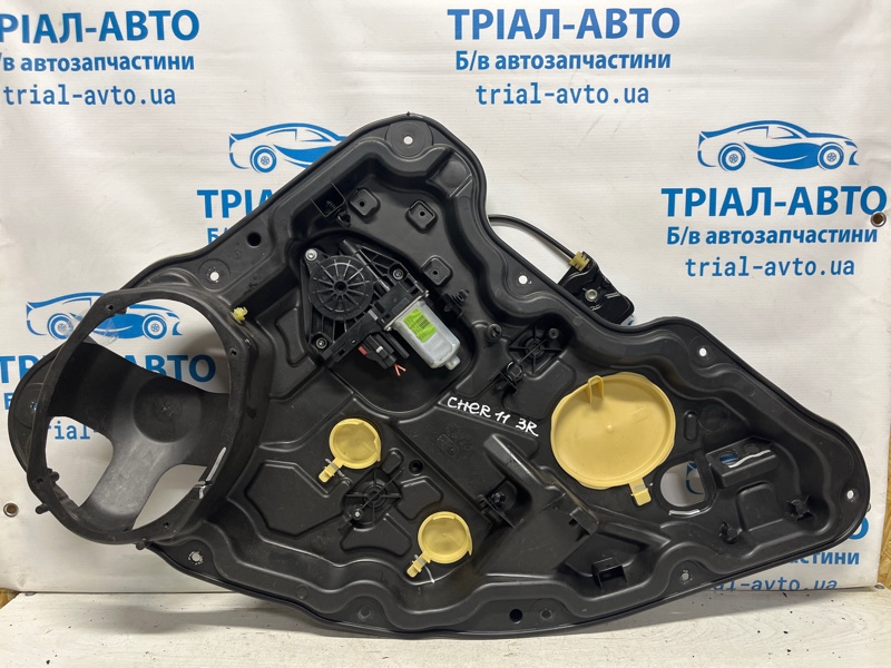 Стеклоподъемник задний правый Jeep Cherokee 2013-2019 KL 3.2 бензин EHK 68227458AA Б/У