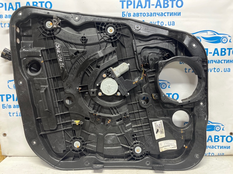 Запчасть стеклоподъемник передний левый Kia Sorento 2014-2020 UM 2.4 бензин G4KJ 82471C6000 Б/У Стеклоподъемник передний левый Kia Sorento 2014-2020 UM 2.4 бензин G4KJ 82471C6000 Б/У