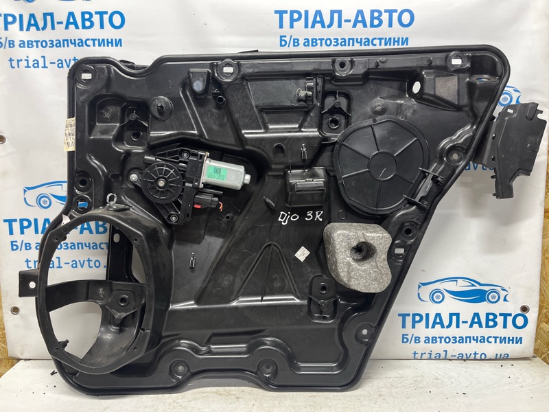 Запчасть стеклоподъемник задний правый Dodge Journey 2007-2020 1 2.4 бензин ED3 68043738AA Б/У Стеклоподъемник задний правый Dodge Journey 2007-2020 1 2.4 бензин ED3 68043738AA Б/У