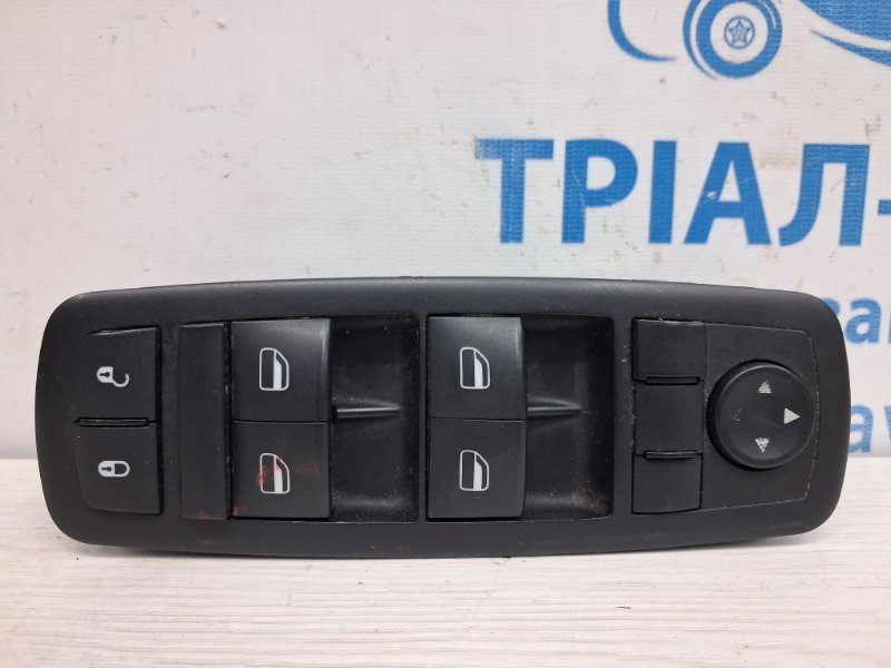 Запчасть блок управления стеклоподъемниками Dodge Journey 2007-2020 1 2.4 бензин ED3 68084001AD Б/У Блок управления стеклоподъемниками Dodge Journey 2007-2020 1 2.4 бензин ED3 68084001AD Б/У