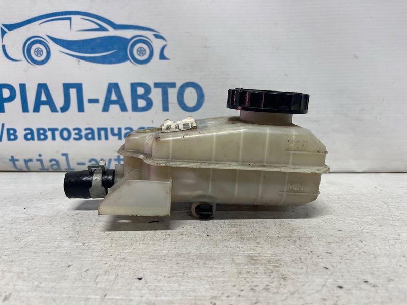 Бачок главного тормозного цилиндра QX60 2013-2021 L50 3.5 бензин VQ35DE Бачок главного тормозного цилиндра QX60 2013-2021 L50 3.5 бензин VQ35DE
