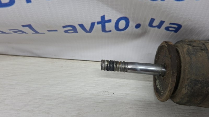 Амортизатор задний SsangYong Actyon CJ 2.0 diesel D20DT Амортизатор задний SsangYong Actyon CJ 2.0 diesel D20DT