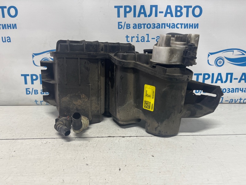 Запчасть абсорбер паров топлива Jeep Cherokee 2013-2019 KL 3.2 бензин EHK 68080835AH Б/У Абсорбер паров топлива Jeep Cherokee 2013-2019 KL 3.2 бензин EHK 68080835AH Б/У