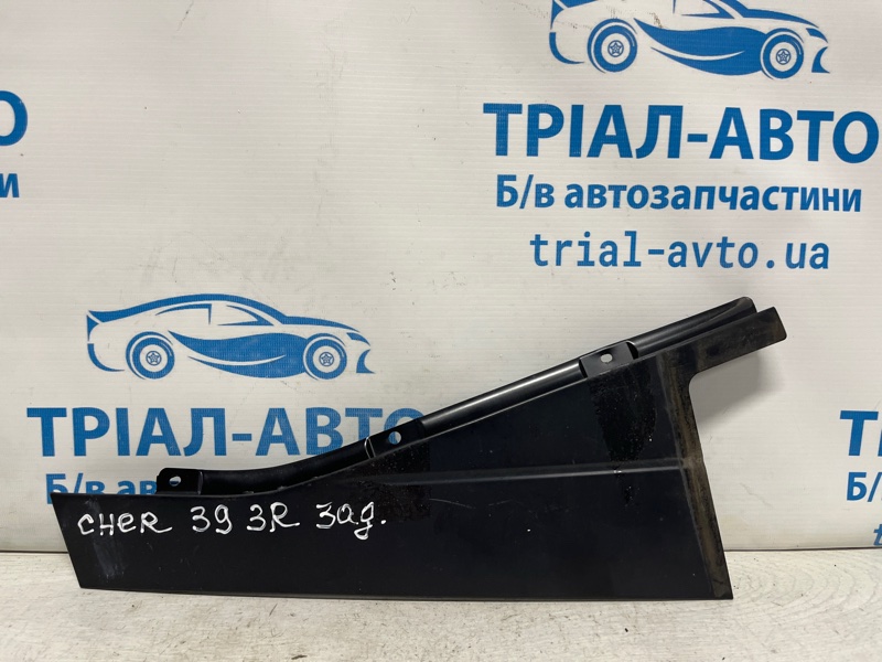 Накладка двери задняя правая Jeep Cherokee 2013-2019 KL 2.4 бензин ED6 68102578AC Б/У