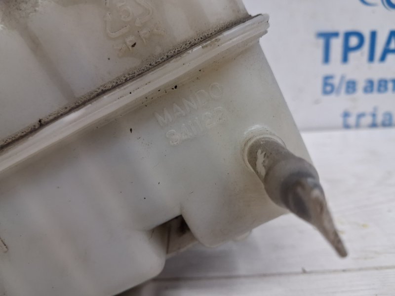 Бачок главного тормозного цилиндра Actyon 2005-2010 CJ 2.0 diesel D20DT Бачок главного тормозного цилиндра Actyon 2005-2010 CJ 2.0 diesel D20DT