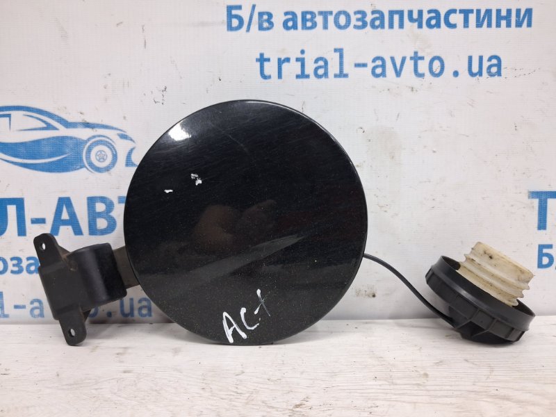 Запчасть лючок бака SsangYong Actyon 2005-2010 CJ 2.0 diesel D20DT 7161031000LAK Б/У Лючок бака SsangYong Actyon 2005-2010 CJ 2.0 diesel D20DT 7161031000LAK Б/У