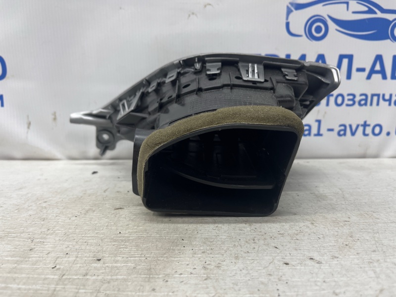Дефлектор обдува Jeep Cherokee KL 3.2 бензин EHK Дефлектор обдува Jeep Cherokee KL 3.2 бензин EHK