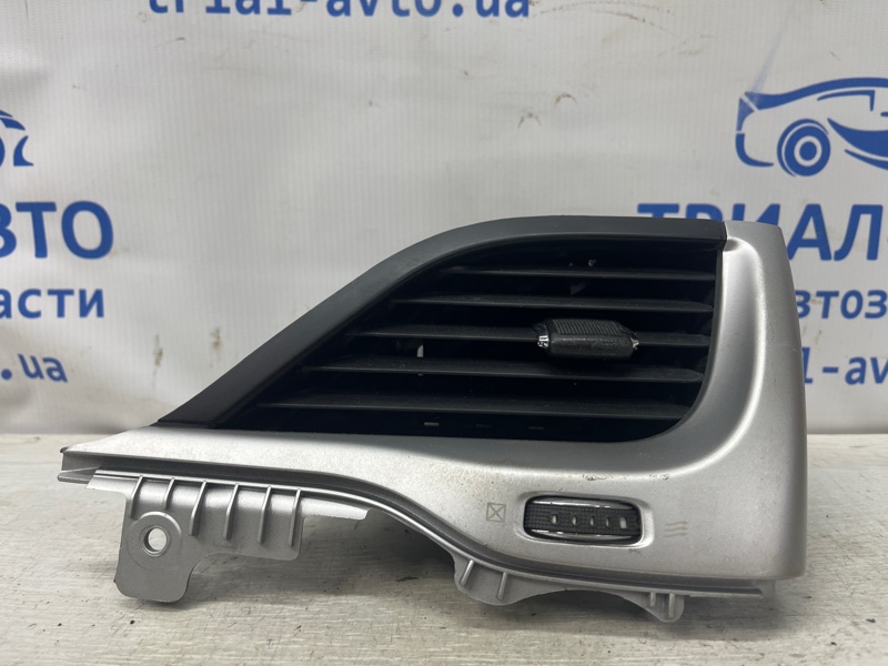Запчасть дефлектор обдува Jeep Cherokee 2013-2019 KL 3.2 бензин EHK 75528A01 Б/У Дефлектор обдува Jeep Cherokee 2013-2019 KL 3.2 бензин EHK 75528A01 Б/У