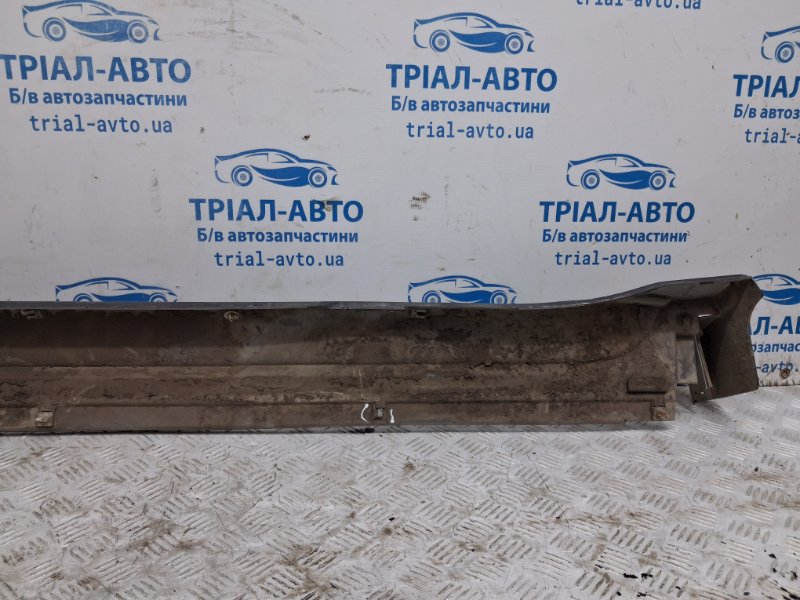 Накладка порога внешняя правая Pajero Wagon 1999-2006 3 3.2 Дизель 4M41 Накладка порога внешняя правая Pajero Wagon 1999-2006 3 3.2 Дизель 4M41