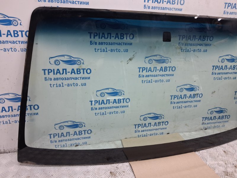 Стекло лобовое Mitsubishi Pajero Wagon 3 3.2 Дизель 4M41