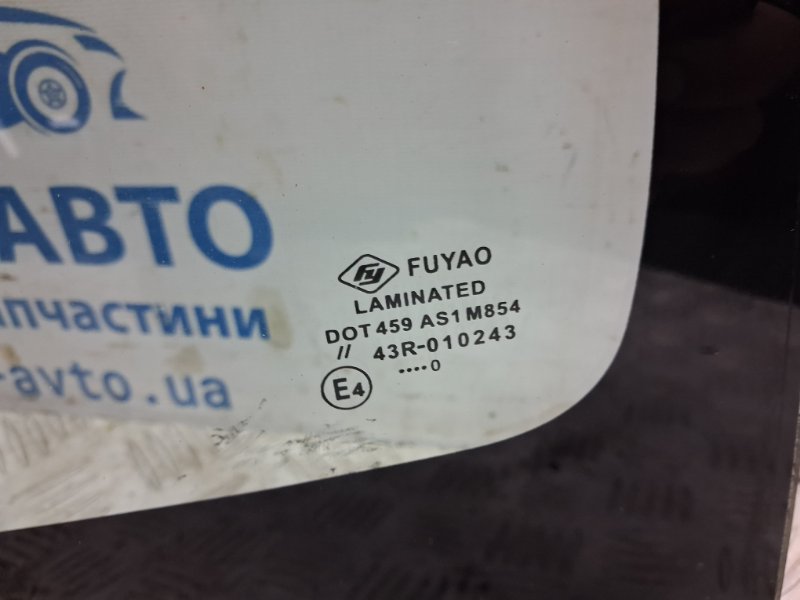 Стекло лобовое Pajero Wagon 1999-2006 3 3.2 Дизель 4M41