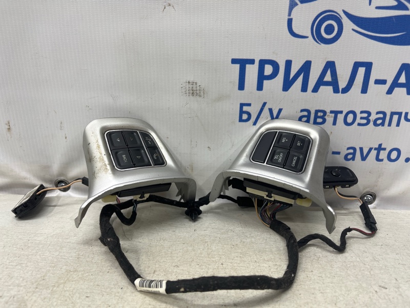 Запчасть кнопки руля Dodge Journey 2007-2020 1 2.4 бензин ED3 56046255AD Б/У Кнопки руля Dodge Journey 2007-2020 1 2.4 бензин ED3 56046255AD Б/У
