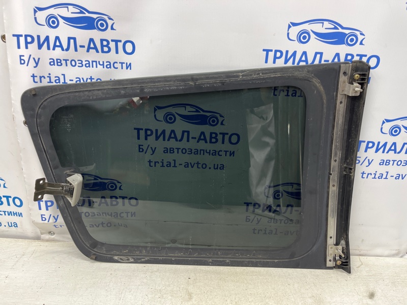 Стекло в кузов заднее правое Pajero Wagon 1999-2006 3 3.2 Дизель 4M41