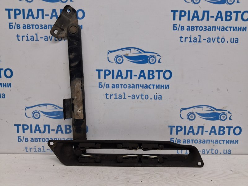Ограничитель двери задний Pajero Wagon 1999-2006 3 3.2 Дизель 4M41 Ограничитель двери задний Pajero Wagon 1999-2006 3 3.2 Дизель 4M41