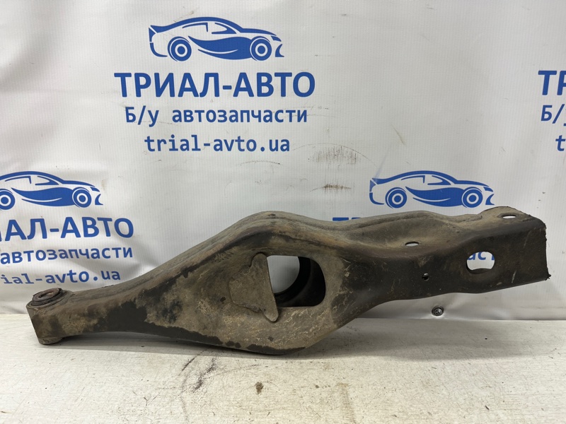 Рычаг задней подвески нижний поперечный (под пружину) Mitsubishi Pajero Wagon 1999-2006 3 3.2 Дизель 4M41 MR418558 Б/У