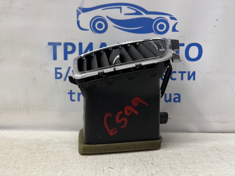 Дефлектор обдува Grand Cherokee 2010-2022 WK2 3.6 бензин ERB Дефлектор обдува Grand Cherokee 2010-2022 WK2 3.6 бензин ERB