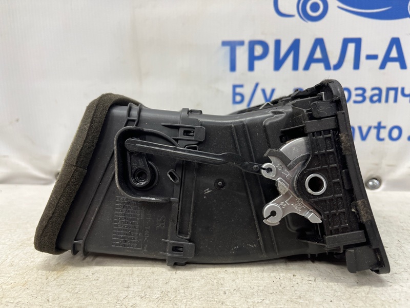 Дефлектор обдува Sorento 2009-2021 XM 2.4 бензин G4KJ Дефлектор обдува Sorento 2009-2021 XM 2.4 бензин G4KJ