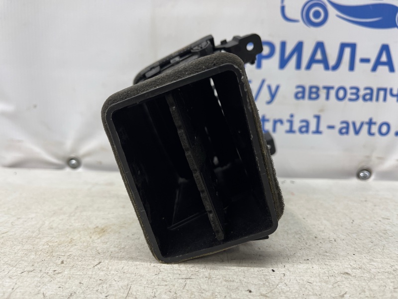 Дефлектор обдува Sorento 2009-2021 XM 2.4 бензин G4KJ Дефлектор обдува Sorento 2009-2021 XM 2.4 бензин G4KJ