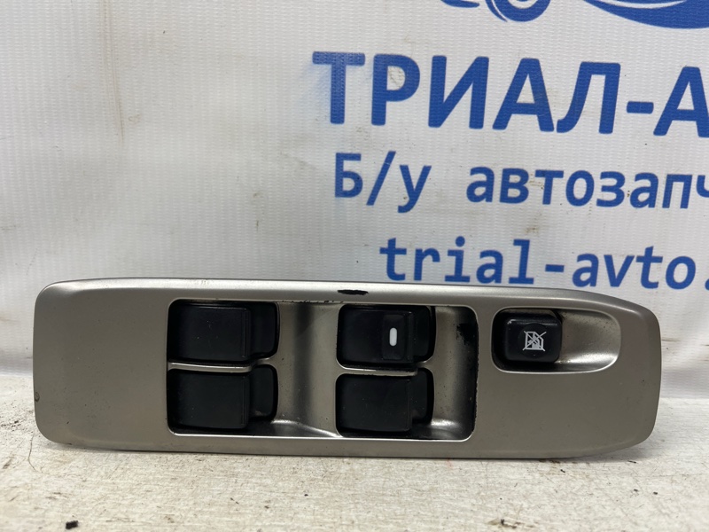 Запчасть блок управления стеклоподъемниками Mitsubishi Pajero Wagon 1999-2006 3 3.2 Дизель 4M41 8608A002 Б/У Блок управления стеклоподъемниками Mitsubishi Pajero Wagon 1999-2006 3 3.2 Дизель 4M41 8608A002 Б/У