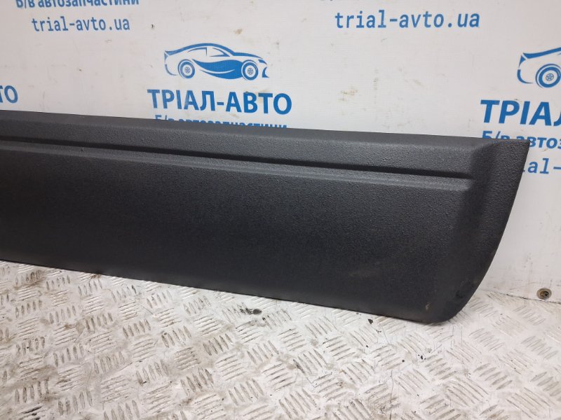 Накладка двери передняя правая Mitsubishi Pajero Wagon 3 3.2 Дизель 4M41