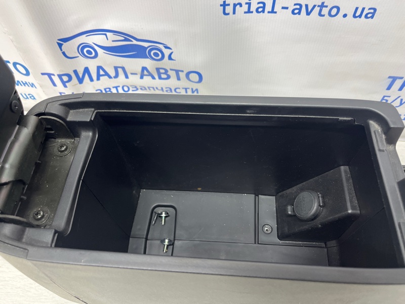 Подлокотник Accord 2002-2008 CL K24A3 2.4
