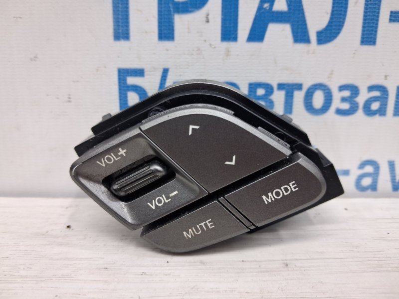 Кнопки руля Hyundai Santa fe 2012-2019 DM 2.4 бензин G4KJ 39S2901000 Б/У