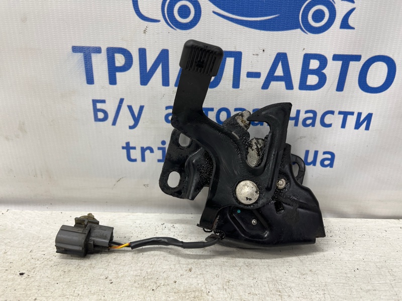 Запчасть замок капота Honda Accord 2002-2008 CL K24A3 2.4 74120SEAE12 Б/У Замок капота Honda Accord 2002-2008 CL K24A3 2.4 74120SEAE12 Б/У