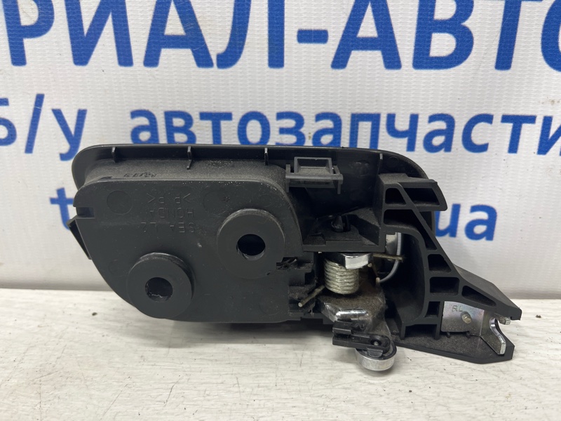 Ручка двери внутреняя задняя левая Accord 2002-2008 CL K24A3 2.4 Ручка двери внутреняя задняя левая Accord 2002-2008 CL K24A3 2.4
