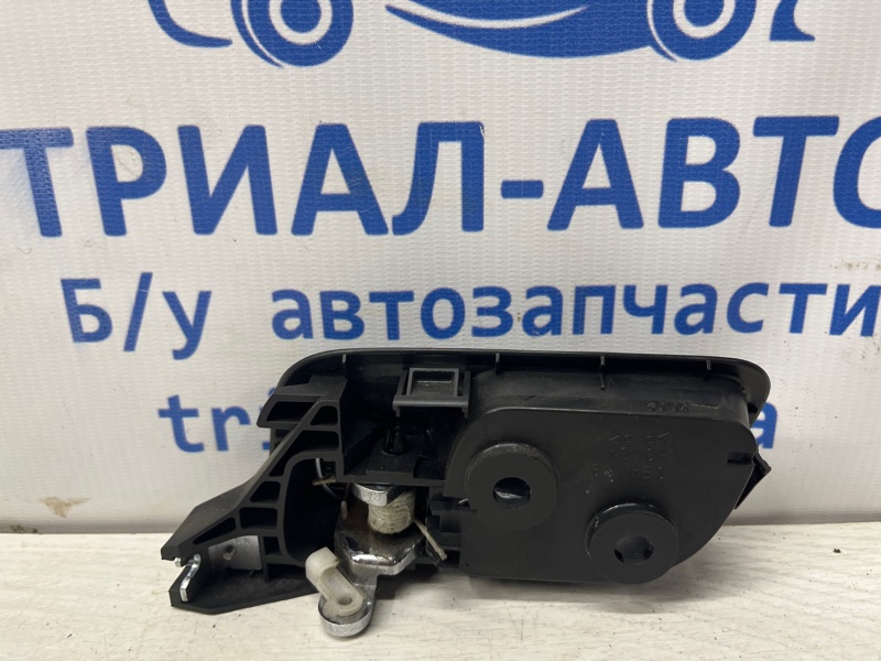 Ручка двери внутреняя задняя правая Accord 2002-2008 CL K24A3 2.4 Ручка двери внутреняя задняя правая Accord 2002-2008 CL K24A3 2.4