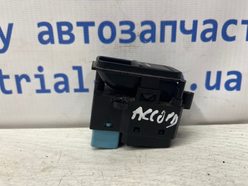 Кнопка стеклоподъемника Honda Accord 2002-2008 CL K24A3 2.4 35770SDAA21 Б/У