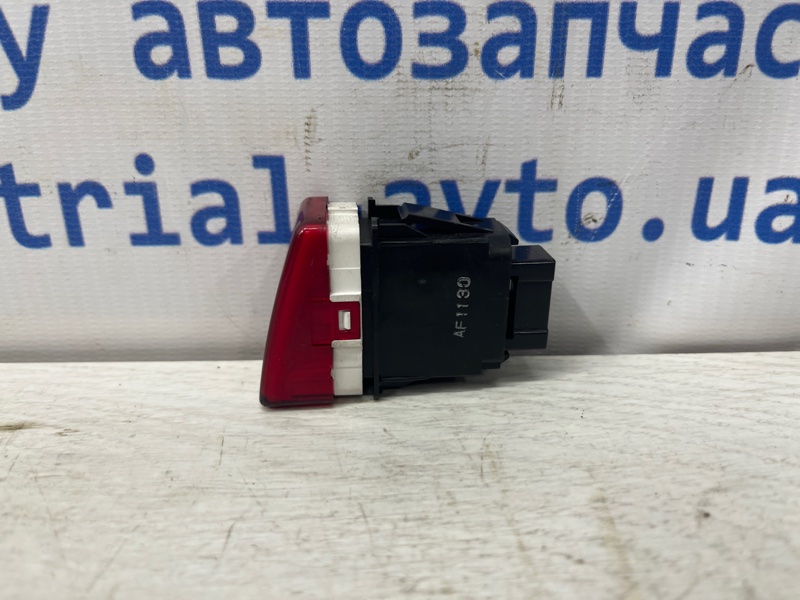 Кнопка аварийки Accord 2002-2008 CL K24A3 2.4 Кнопка аварийки Accord 2002-2008 CL K24A3 2.4
